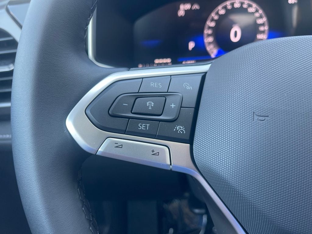 2025 Volkswagen Taos 1.5T SE Black