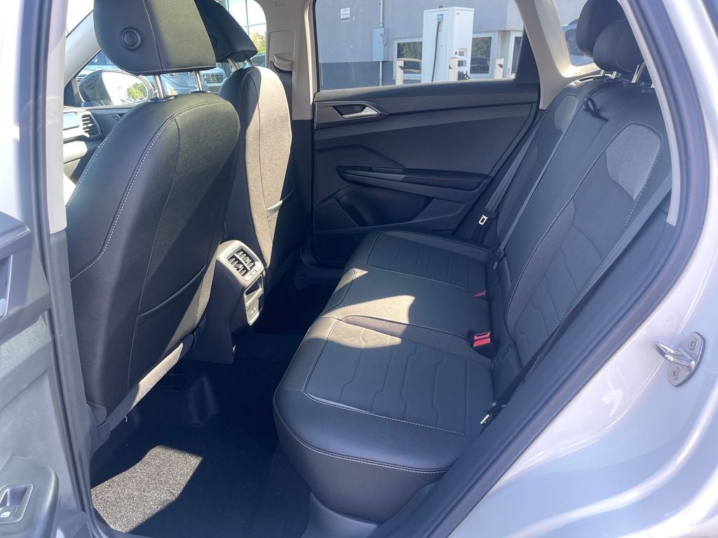 2026 Volkswagen Taos 1.5T SE Black