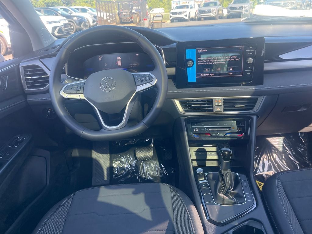2026 Volkswagen Taos 1.5T SE Black