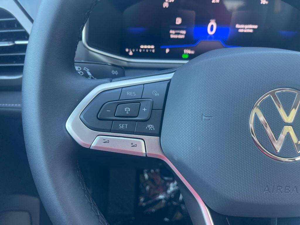 2026 Volkswagen Taos 1.5T SE Black