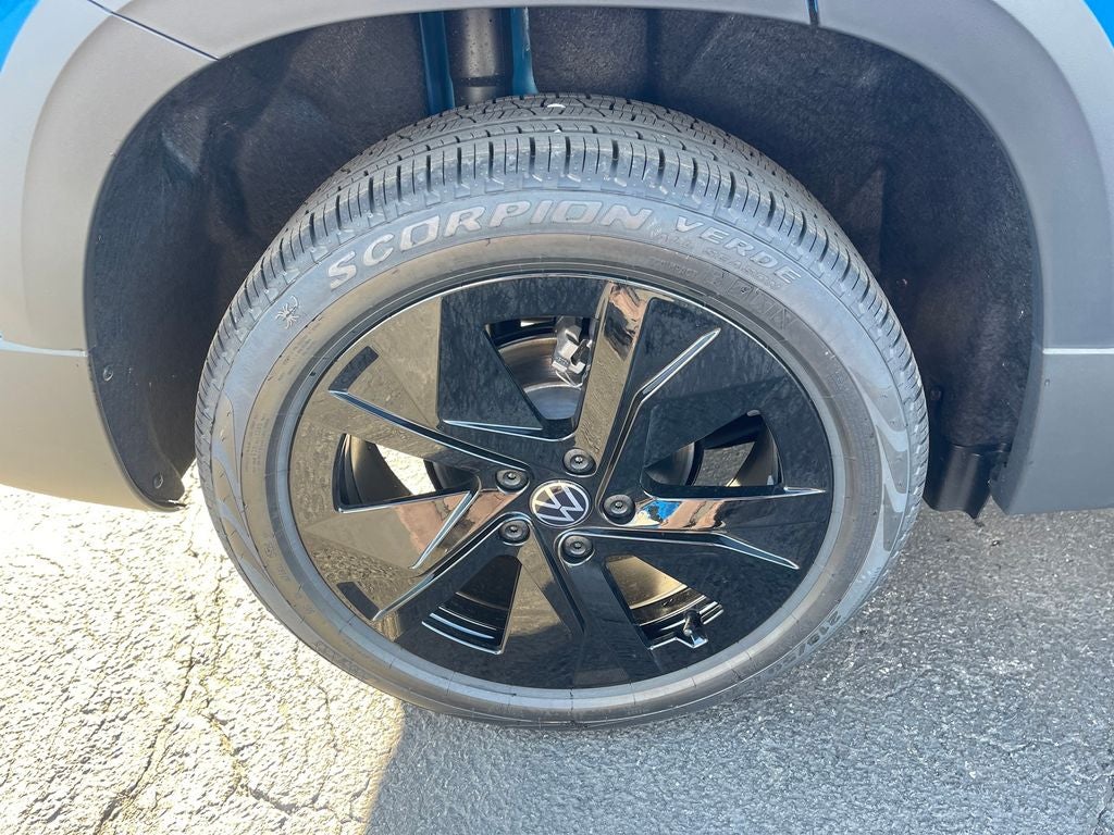 2026 Volkswagen Taos 1.5T SE Black