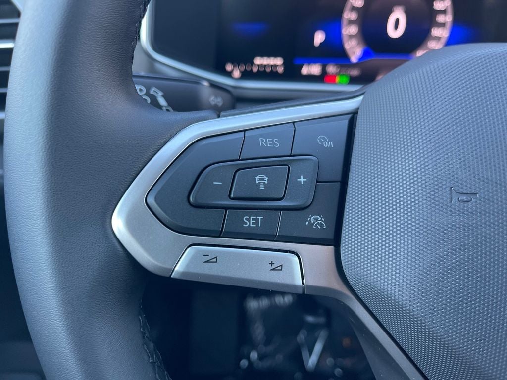 2026 Volkswagen Taos 1.5T SE Black