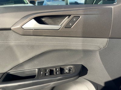 2026 Volkswagen Taos 1.5T SE Black