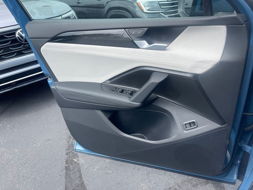 2025 Volkswagen Tiguan 2.0T SE