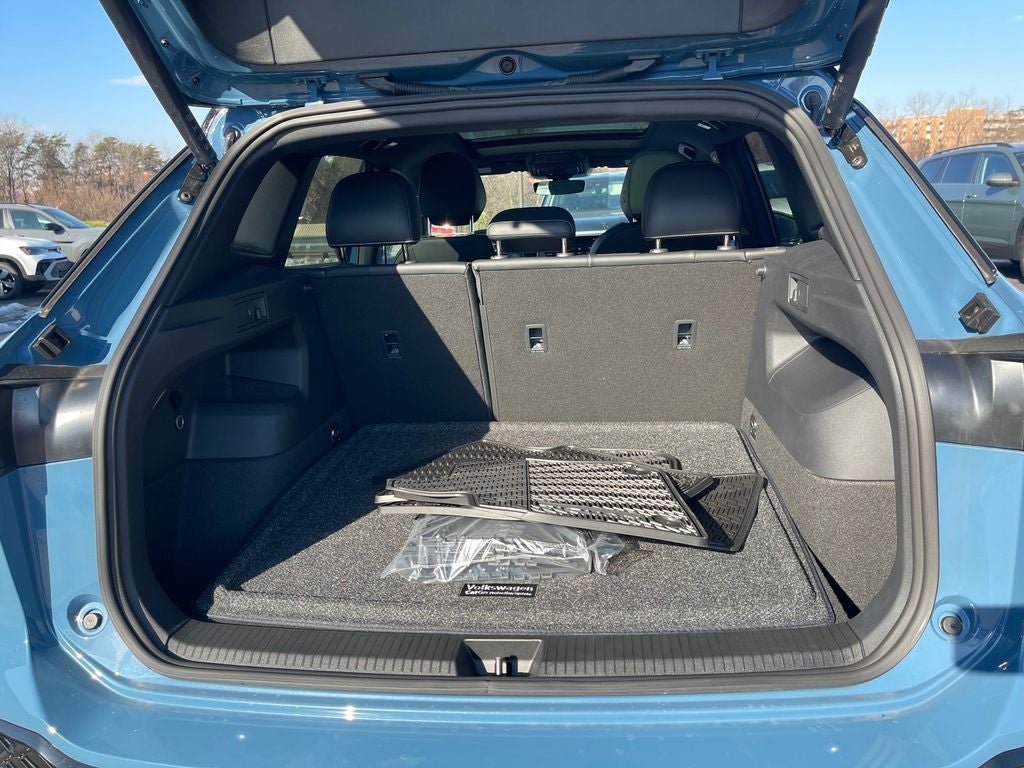 2025 Volkswagen Tiguan 2.0T SE R-Line Black