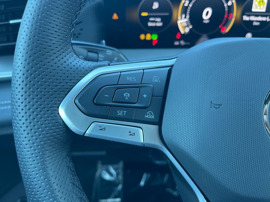 2025 Volkswagen Tiguan 2.0T SE R-Line Black