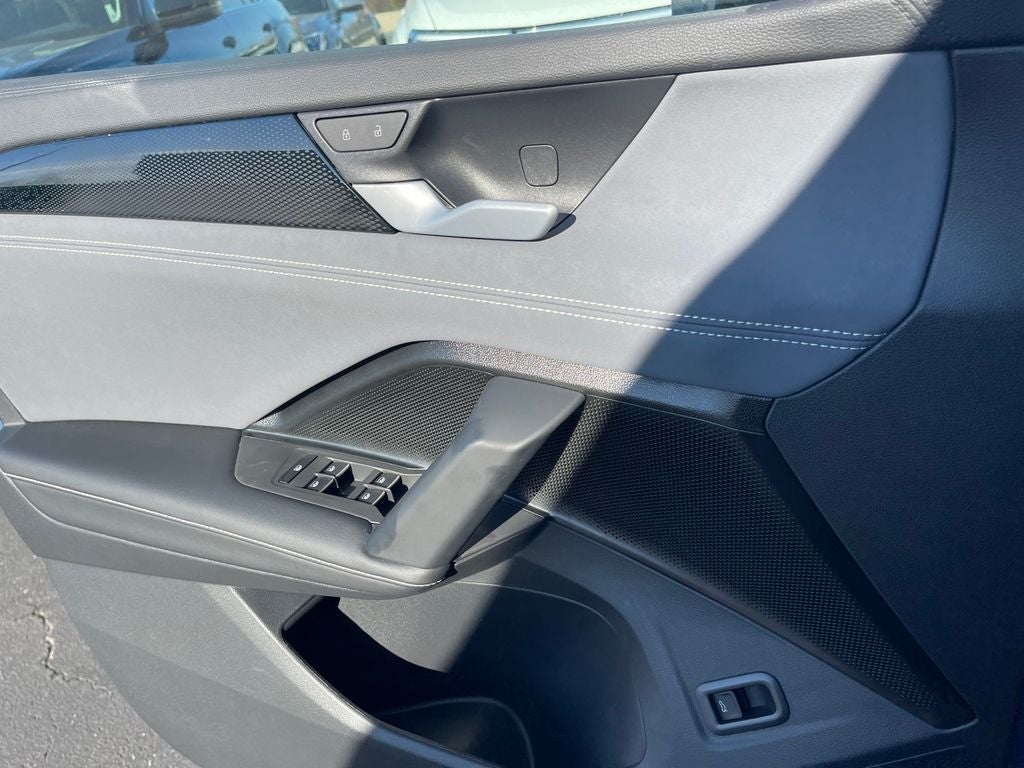 2025 Volkswagen Tiguan 2.0T SE R-Line Black