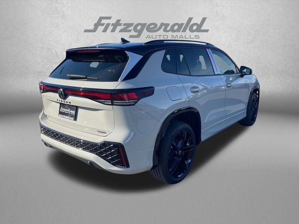 2026 Volkswagen Tiguan 2.0T SE R-Line Black