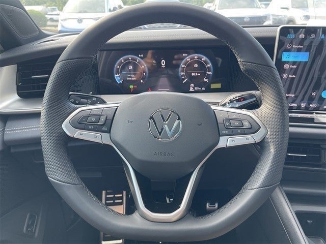 2025 Volkswagen Tiguan 2.0T SE R-Line Black