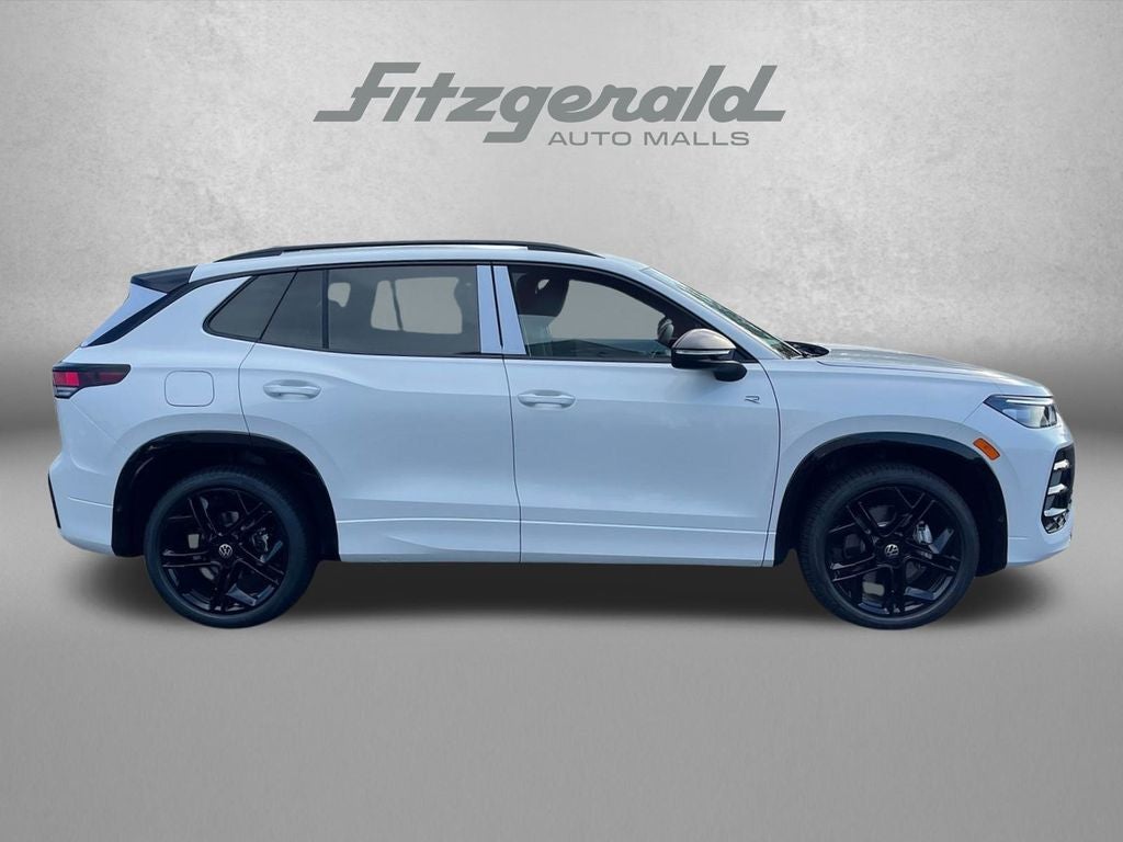 2025 Volkswagen Tiguan 2.0T SE R-Line Black