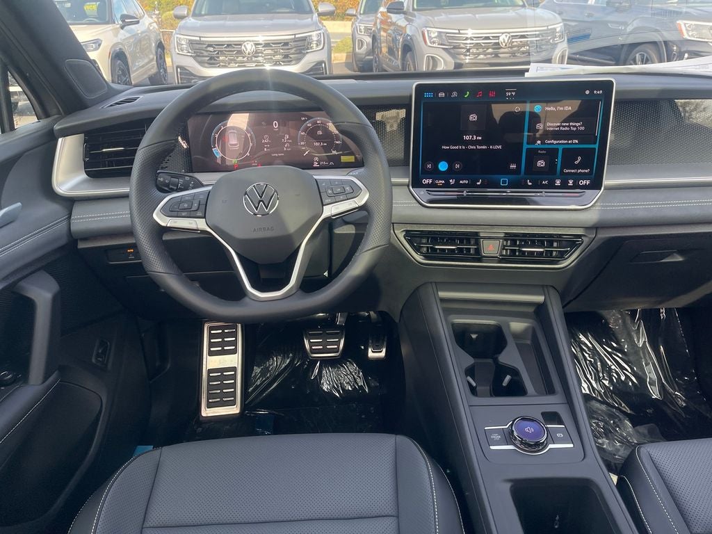 2026 Volkswagen Tiguan 2.0T SE R-Line Black