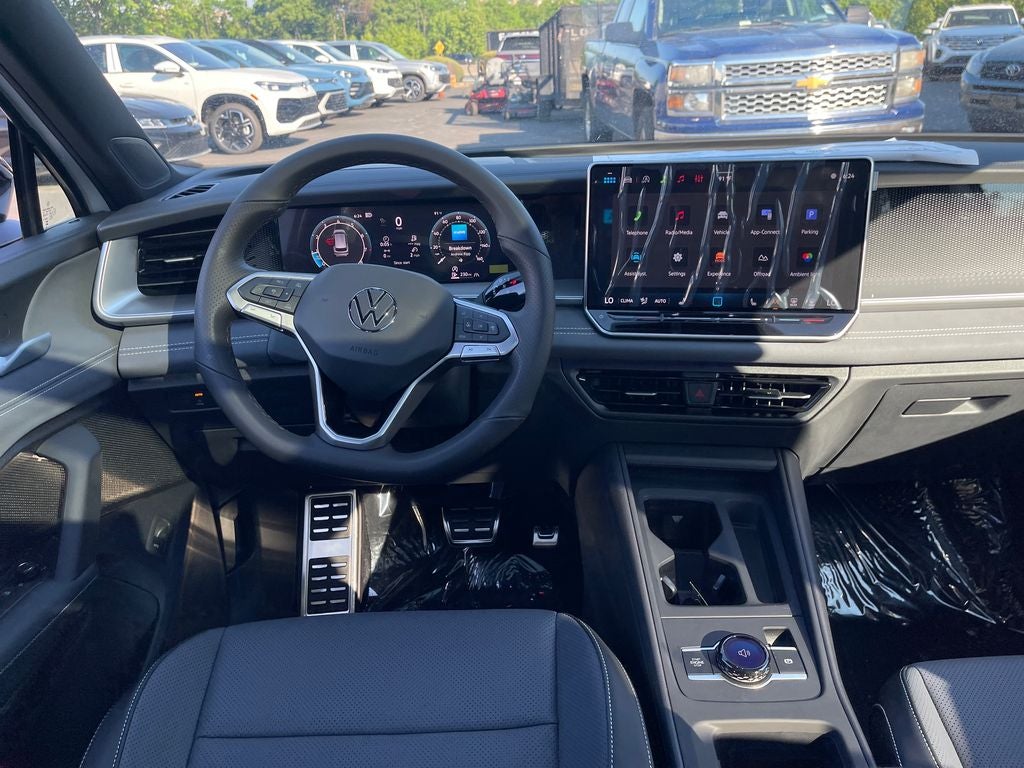 2026 Volkswagen Tiguan 2.0T SE R-Line Black