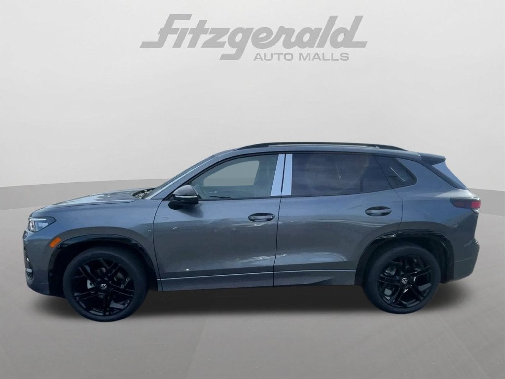 2026 Volkswagen Tiguan SE R-Line Black