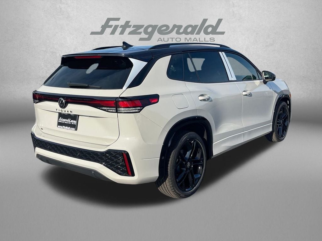 2026 Volkswagen Tiguan 2.0T SE R-Line Black