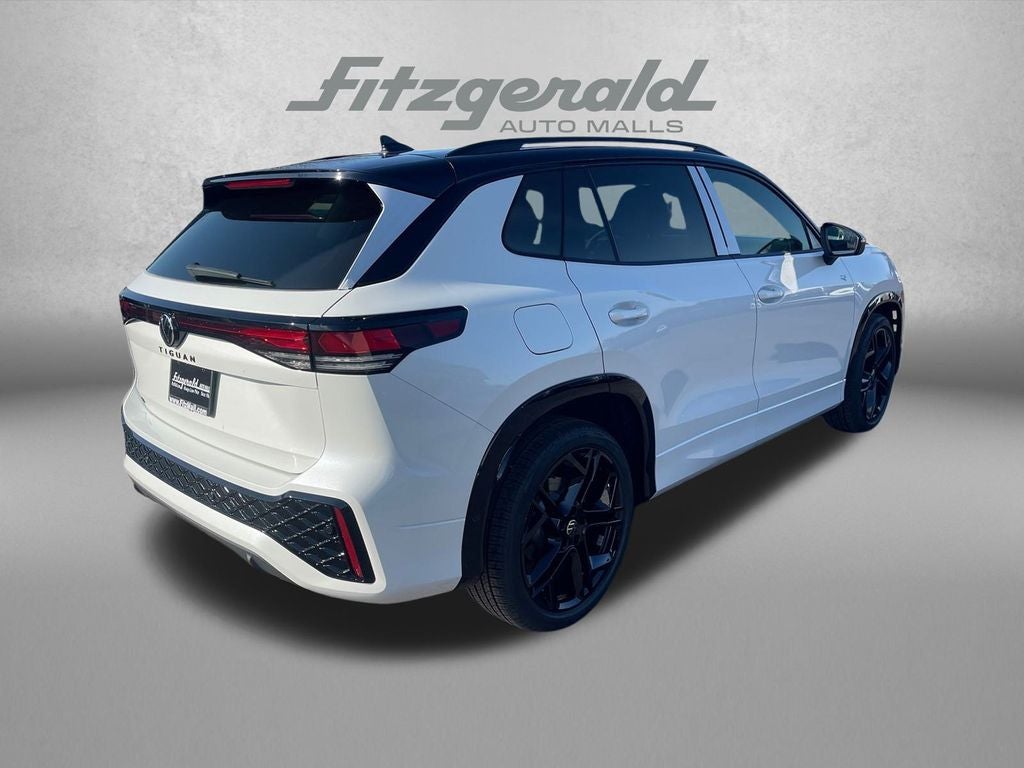 2026 Volkswagen Tiguan 2.0T SE R-Line Black