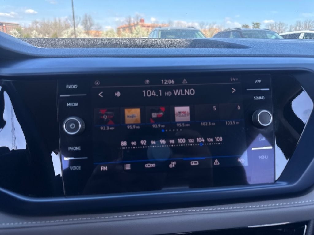 2024 Volkswagen Taos 1.5T SE