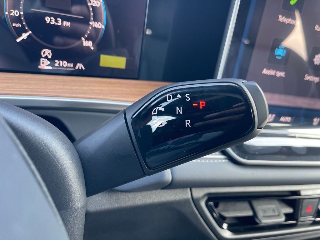 2026 Volkswagen Tiguan 2.0T SEL R-Line Turbo