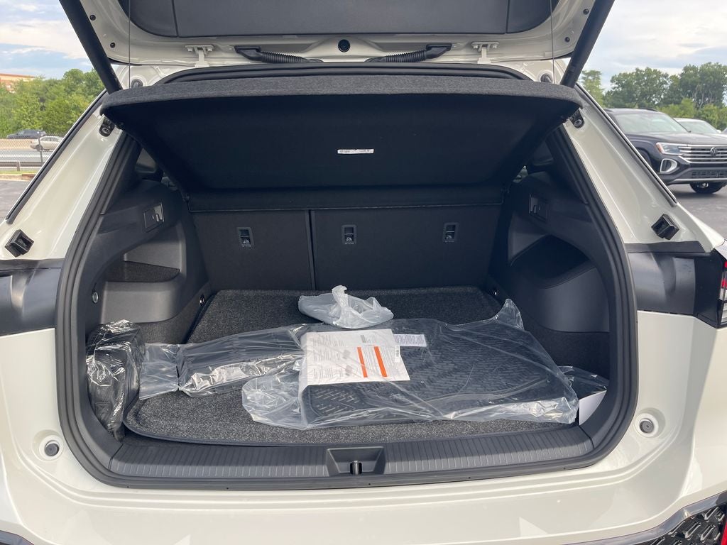 2026 Volkswagen Tiguan 2.0T SEL R-Line