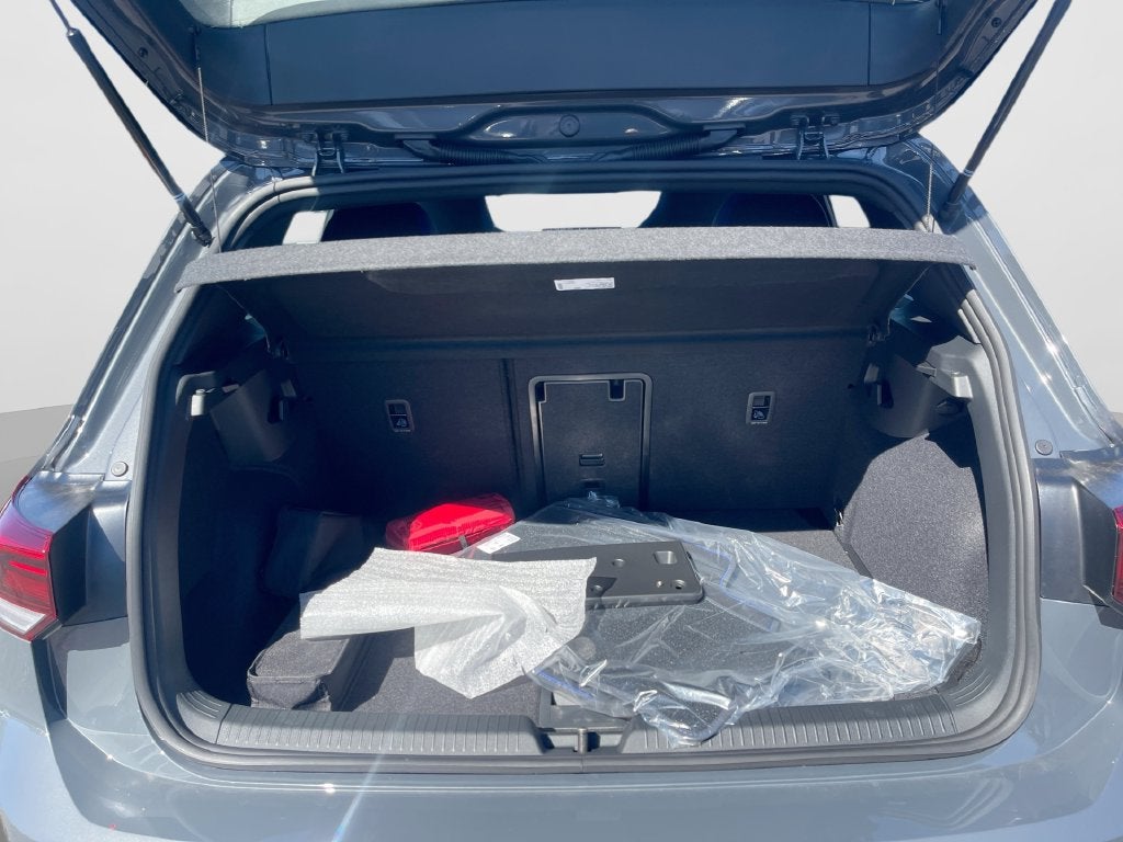 2026 Volkswagen Golf R Base