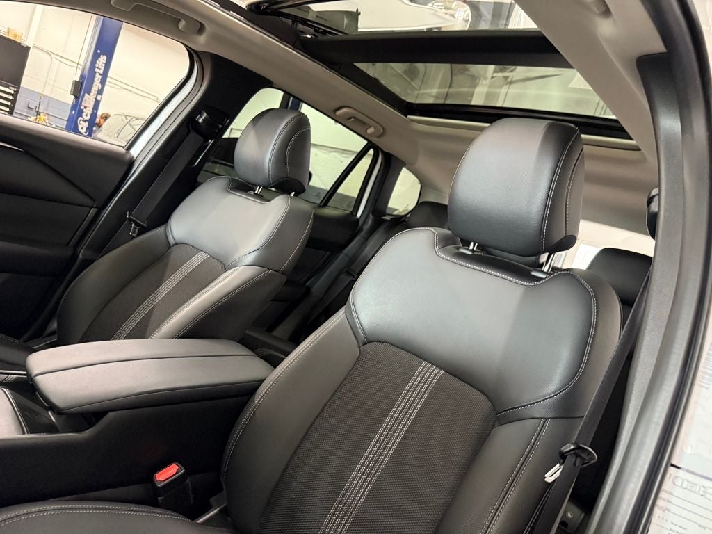 2025 Mazda Mazda CX-50 2.5 S Premium Package