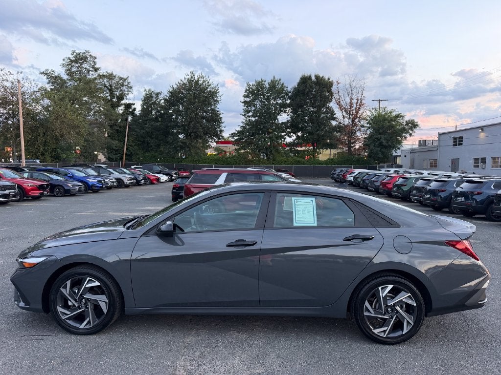 2025 Hyundai Elantra Hybrid SEL Sport
