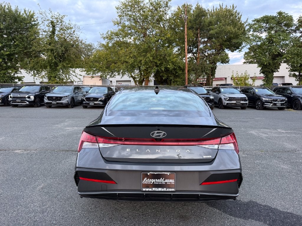 2025 Hyundai Elantra Hybrid SEL Sport