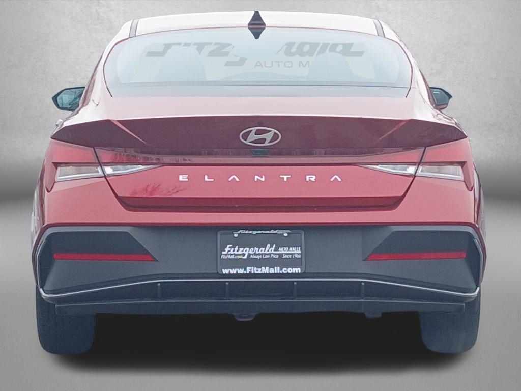 2025 Hyundai Elantra SE