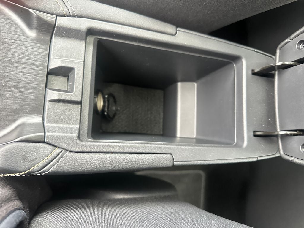 2025 Nissan Kicks MPV SV