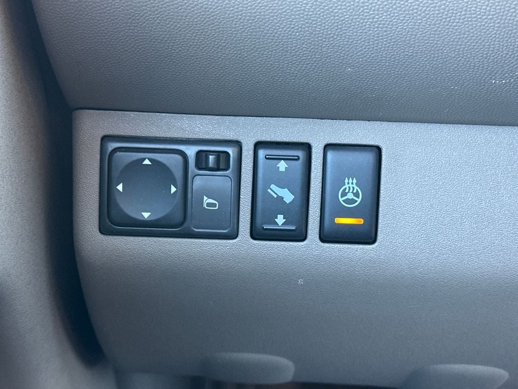 2012 Nissan Pathfinder LE