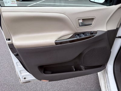 2020 Toyota Sienna XLE 7 Passenger