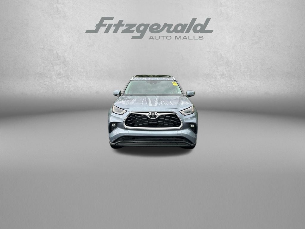 2022 Toyota HIGHLANDER XLE