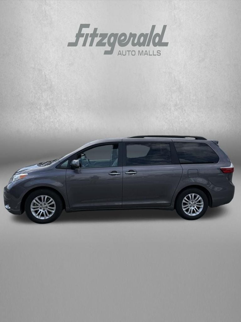 2017 Toyota Sienna XLE