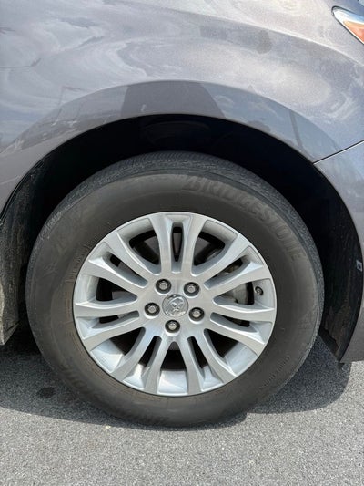 2017 Toyota Sienna XLE