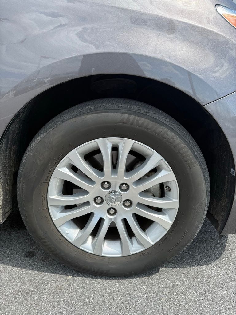 2017 Toyota Sienna XLE