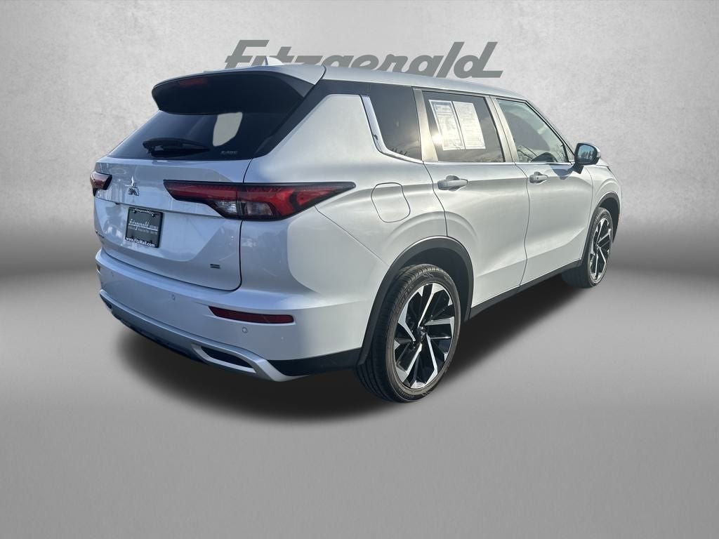 2024 Mitsubishi Outlander SE