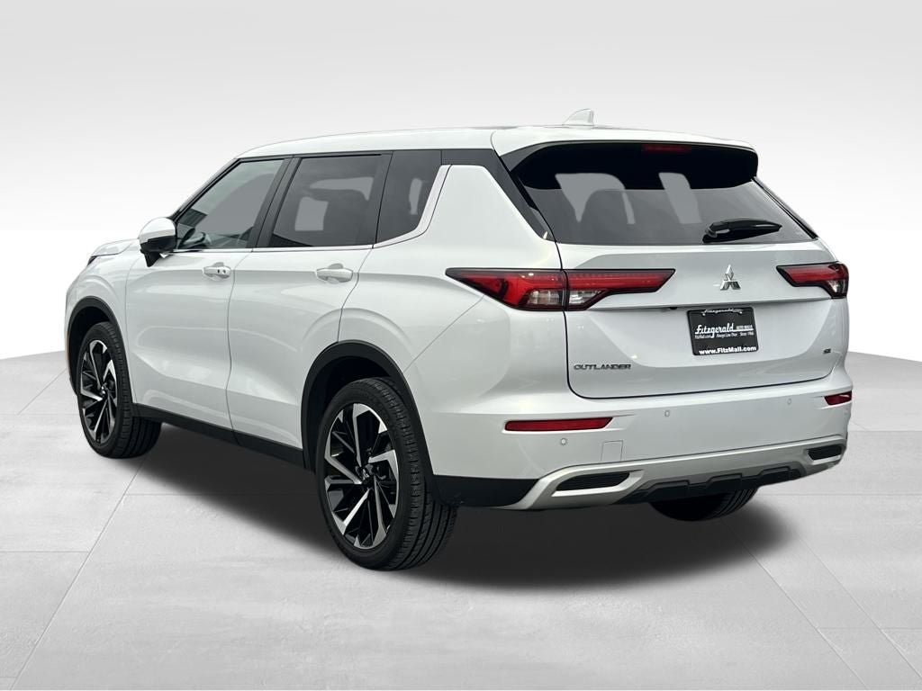 2024 Mitsubishi Outlander SE