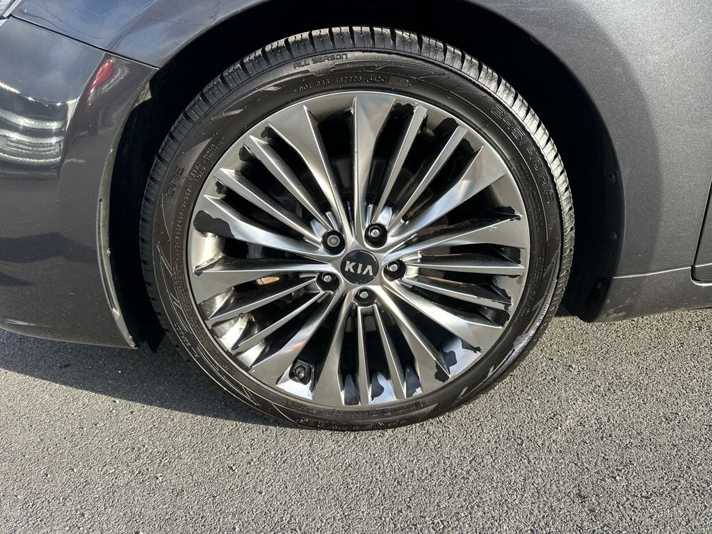 2017 Kia Cadenza Limited