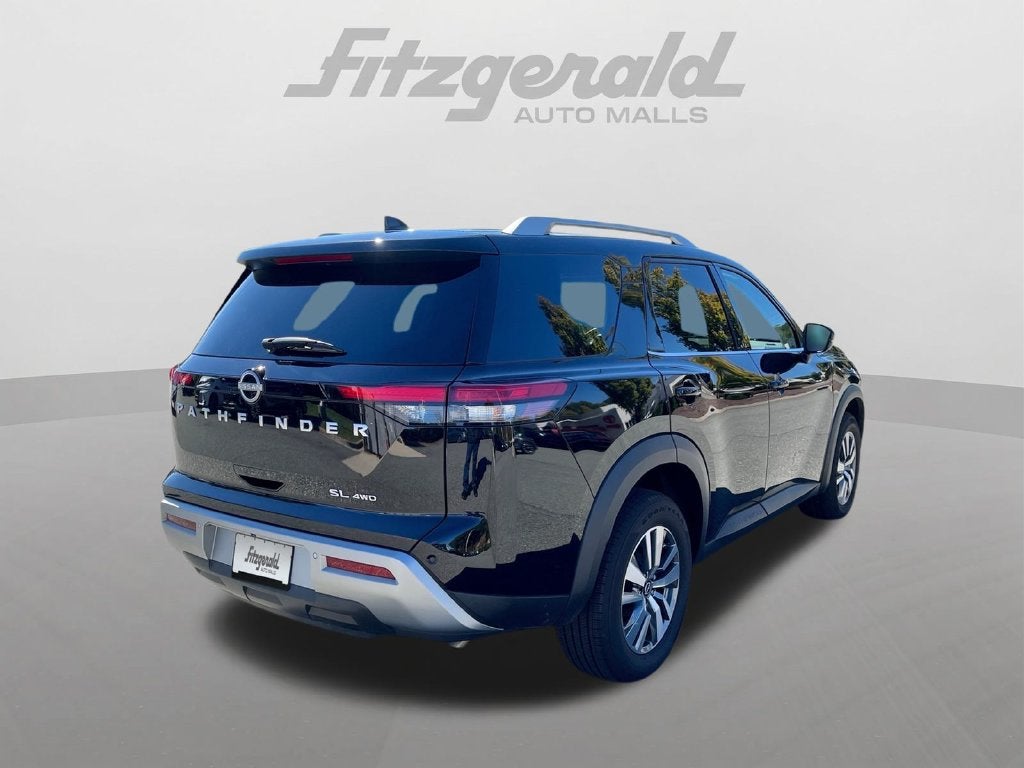 2025 Nissan Pathfinder SL