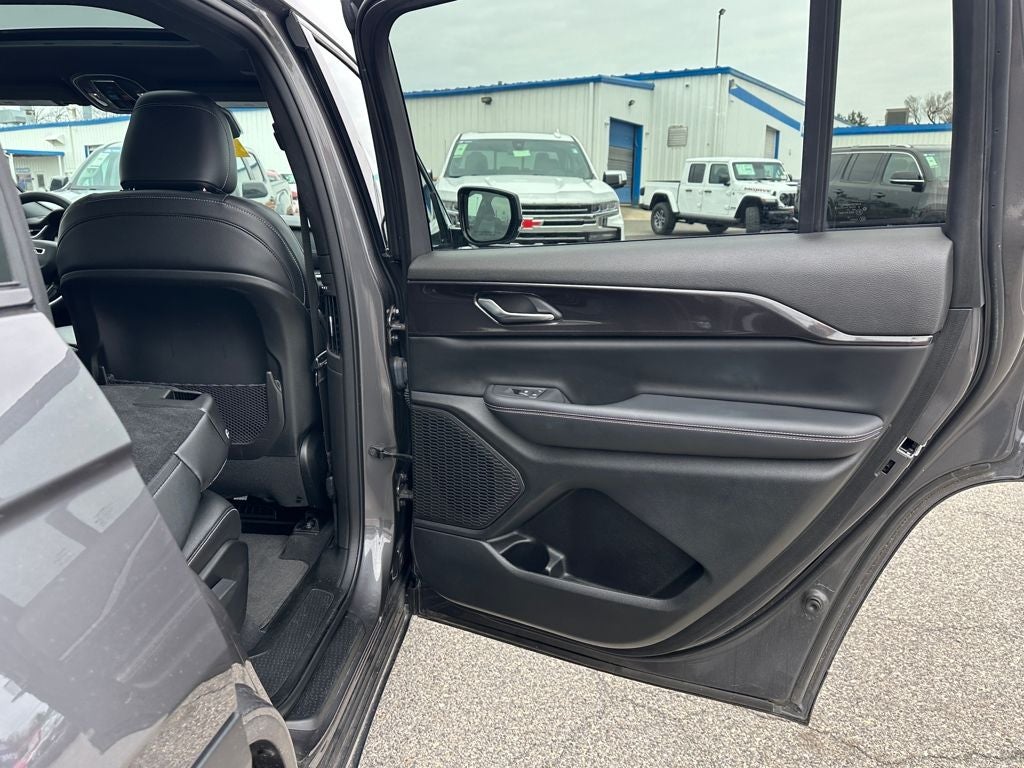 2023 Jeep Grand Cherokee L Altitude 4x4