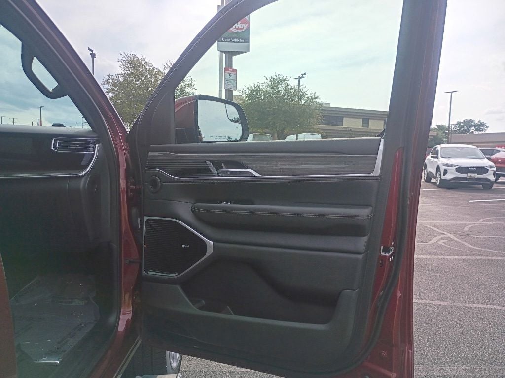 2022 Jeep Wagoneer Series III 4x4