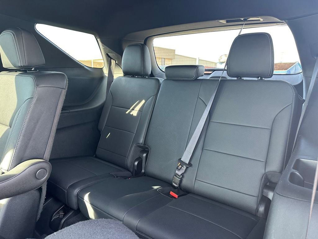 2025 Chevrolet Traverse AWD LT