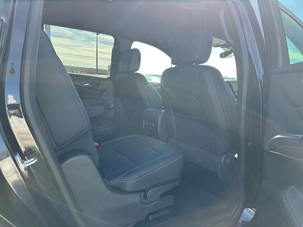 2025 Chevrolet Traverse AWD LT
