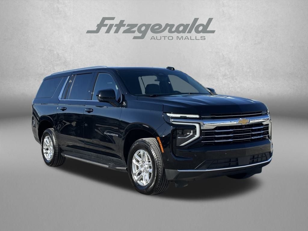 2025 Chevrolet Suburban 4WD LT
