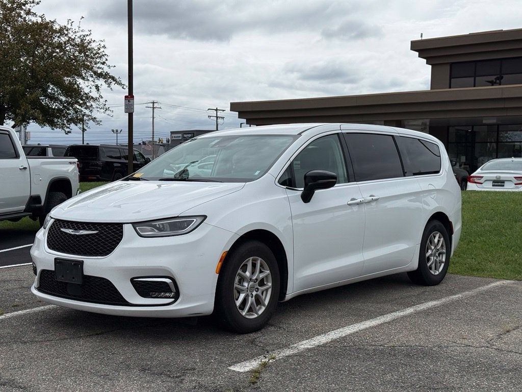 2024 Chrysler Pacifica Touring L
