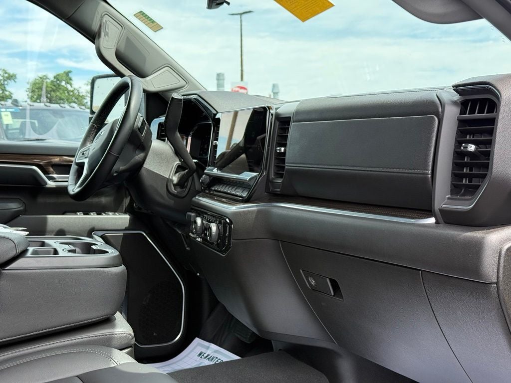 2025 Chevrolet Silverado 2500HD 4WD Crew Cab Standard Bed LT