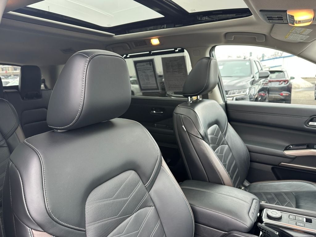 2023 Nissan Pathfinder Platinum 4WD