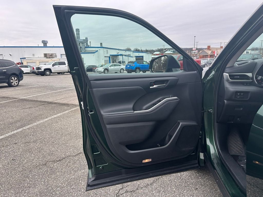 2024 Toyota Highlander XLE