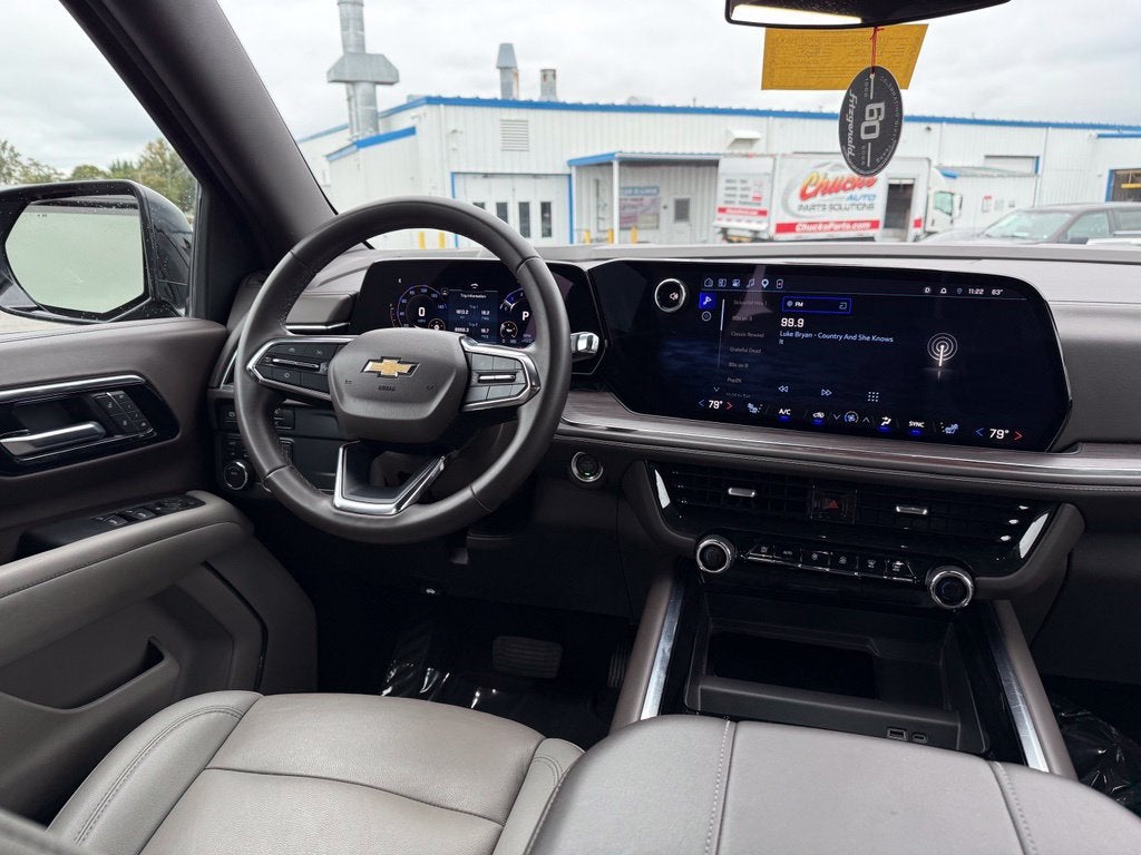 2025 Chevrolet Suburban LT
