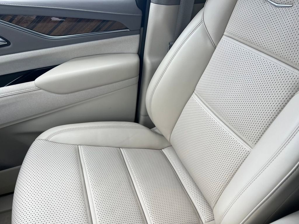 2022 Cadillac Escalade Premium Luxury Platinum