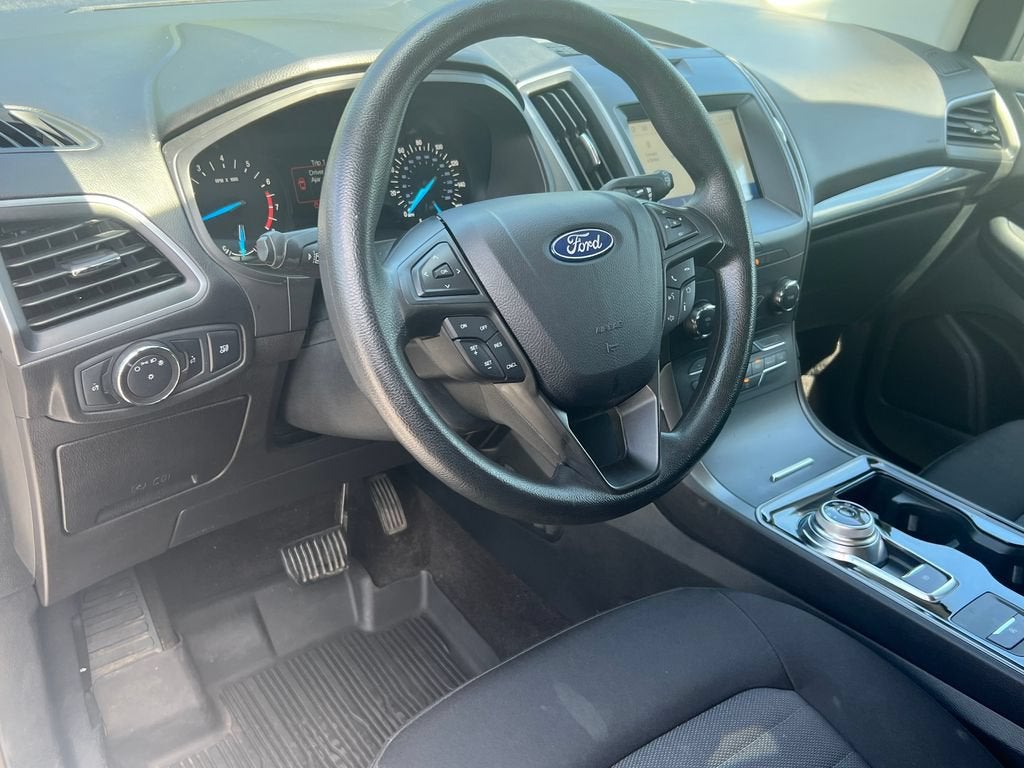 2020 Ford Edge SE